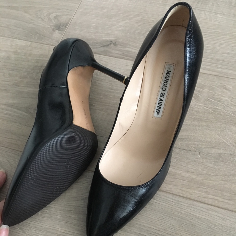 Manolo Blahnik- black heel